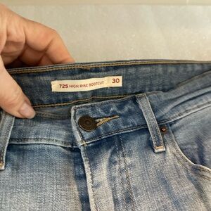 Levi Strauss and Company women’s jeans 725 high-rise boot cut size 30 X 30